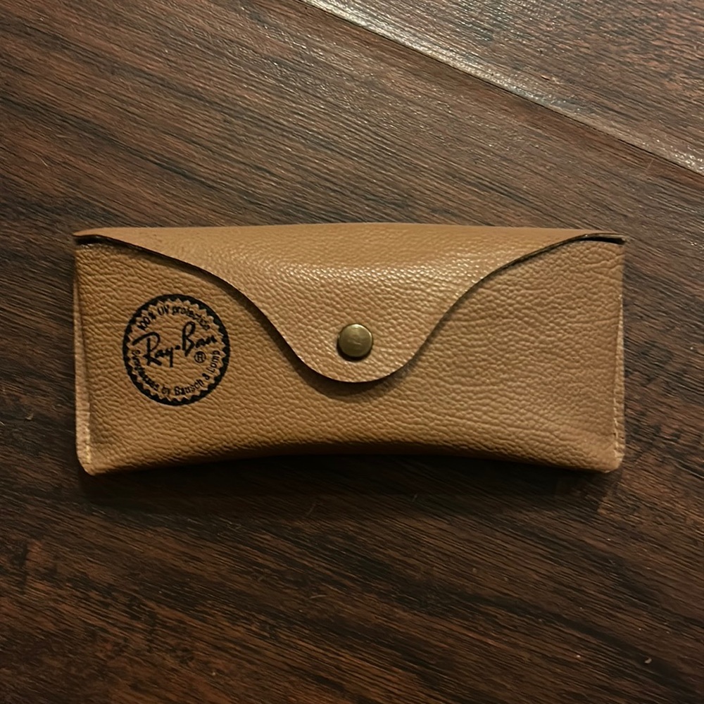 Vintage B&L Bausch & Lomb Ray Ban Aviator Sunglasses W/Case from the 1990’s